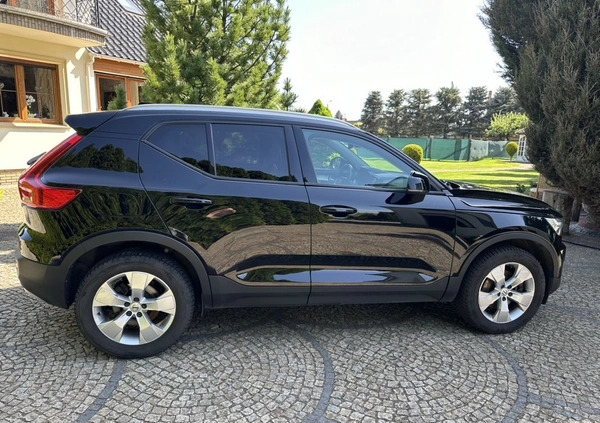 Volvo XC 40 cena 129899 przebieg: 87000, rok produkcji 2018 z Poznań małe 92